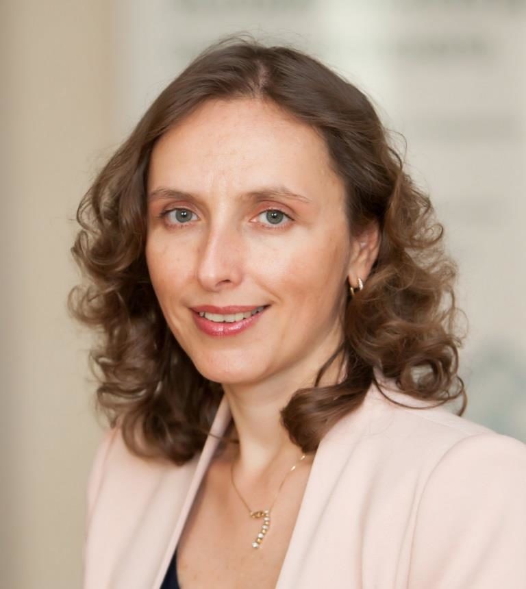 f0d17bbbb6a720094f7d13f78d8af6ce_user_pic-1-768x860